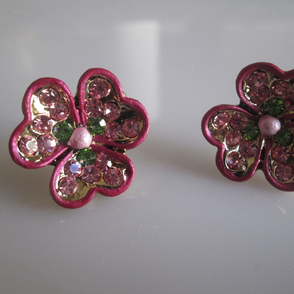 New Rucinni Swarovski Crystal Lucky Earrings